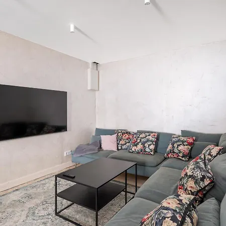 Design 3-bedroom Apartment, 98m2 - Blaumana Street,